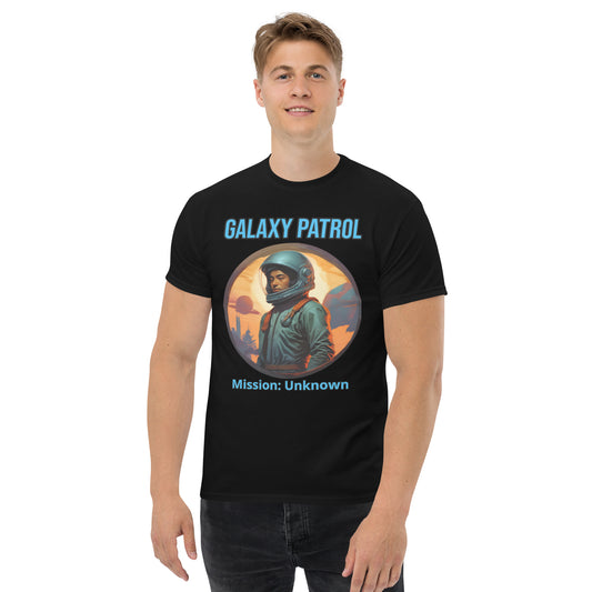 Futuristisches Sci-Fi T-Shirt mit Retrofolks Design
