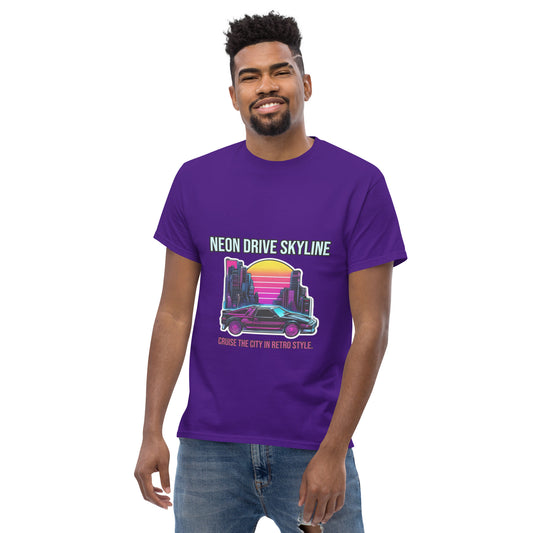 Synthwave T-Shirt mit Neonfarben und Retro-Motiven
